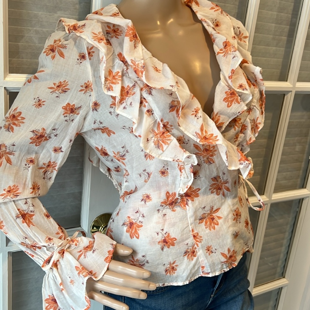Free people ivory, pumpkin orange floral ruffle, neckline, sleeves wrap top SZ S